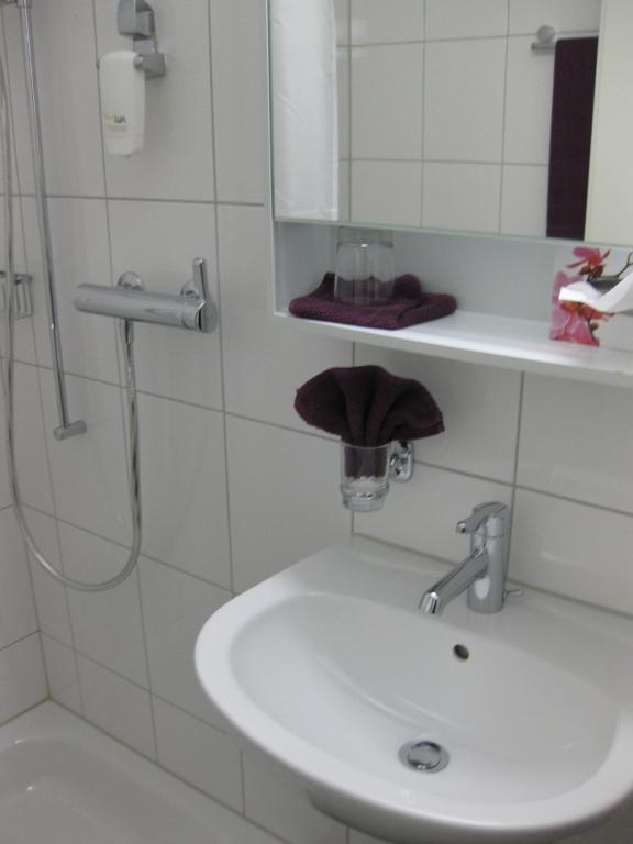 Hotel Restaurant Roessli Uetendorf Pokój zdjęcie