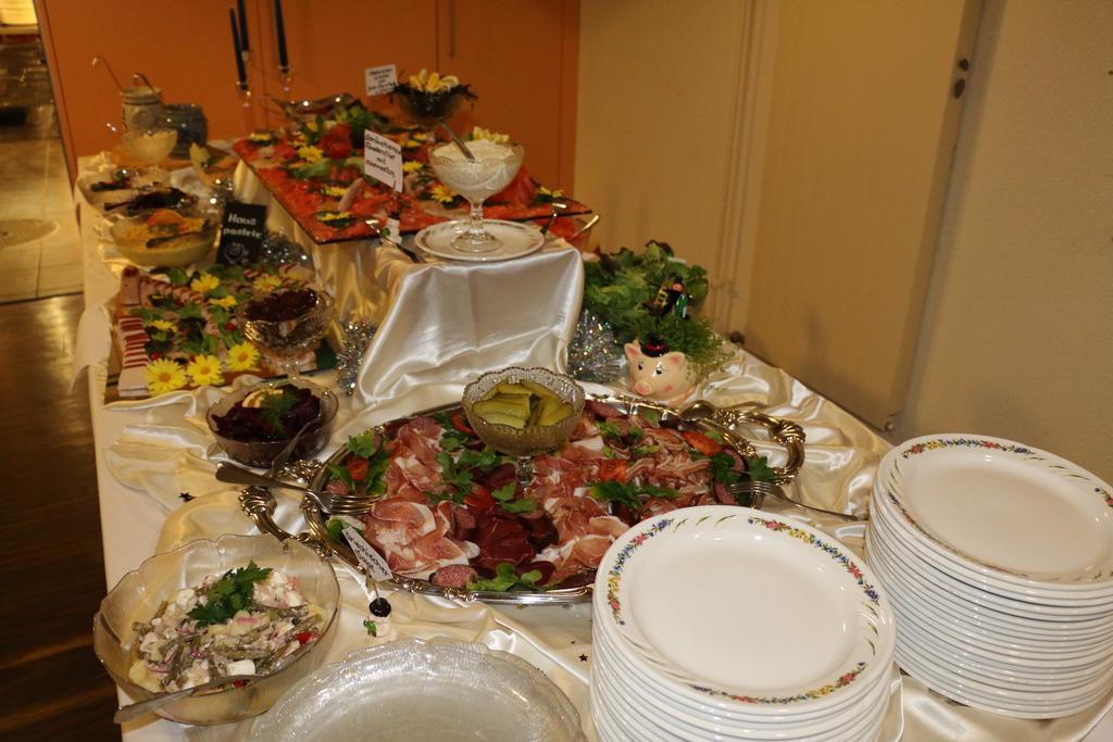 Hotel Restaurant Roessli Uetendorf Zewnętrze zdjęcie