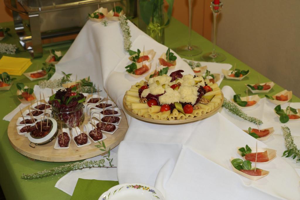 Hotel Restaurant Roessli Uetendorf Zewnętrze zdjęcie